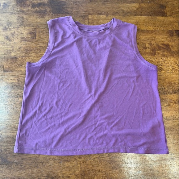 Zyia women’s purple split back muscle tank top size medium crop top - Picture 1 of 6